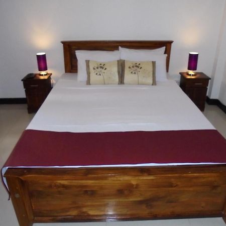 Jmf Hotel Negombo Exterior foto