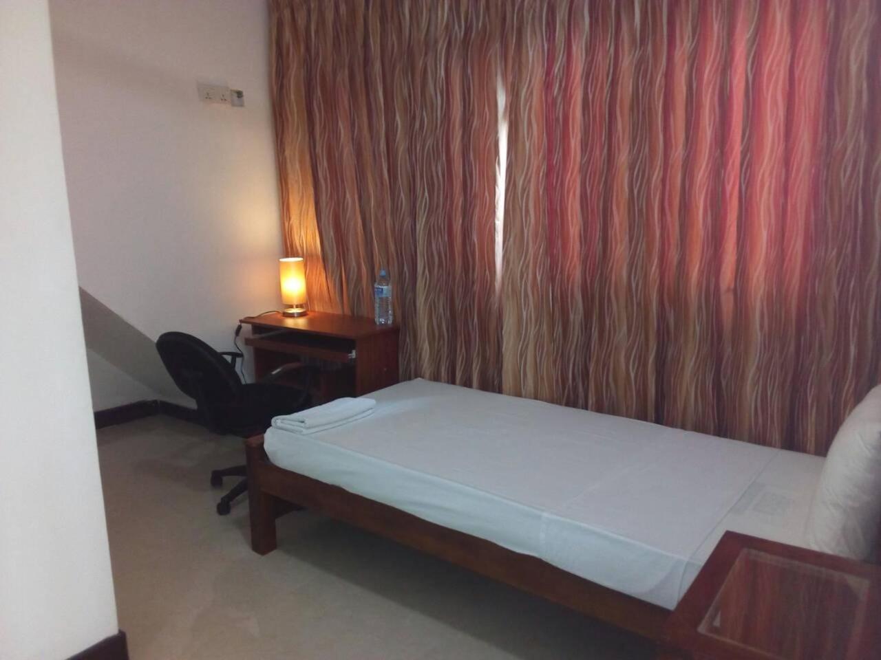 Jmf Hotel Negombo Exterior foto