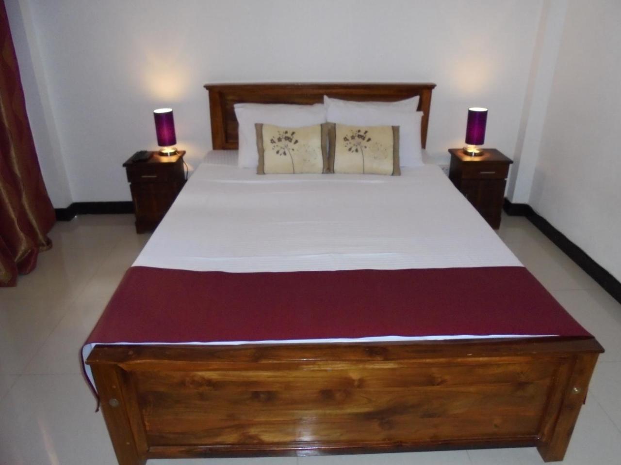 Jmf Hotel Negombo Exterior foto