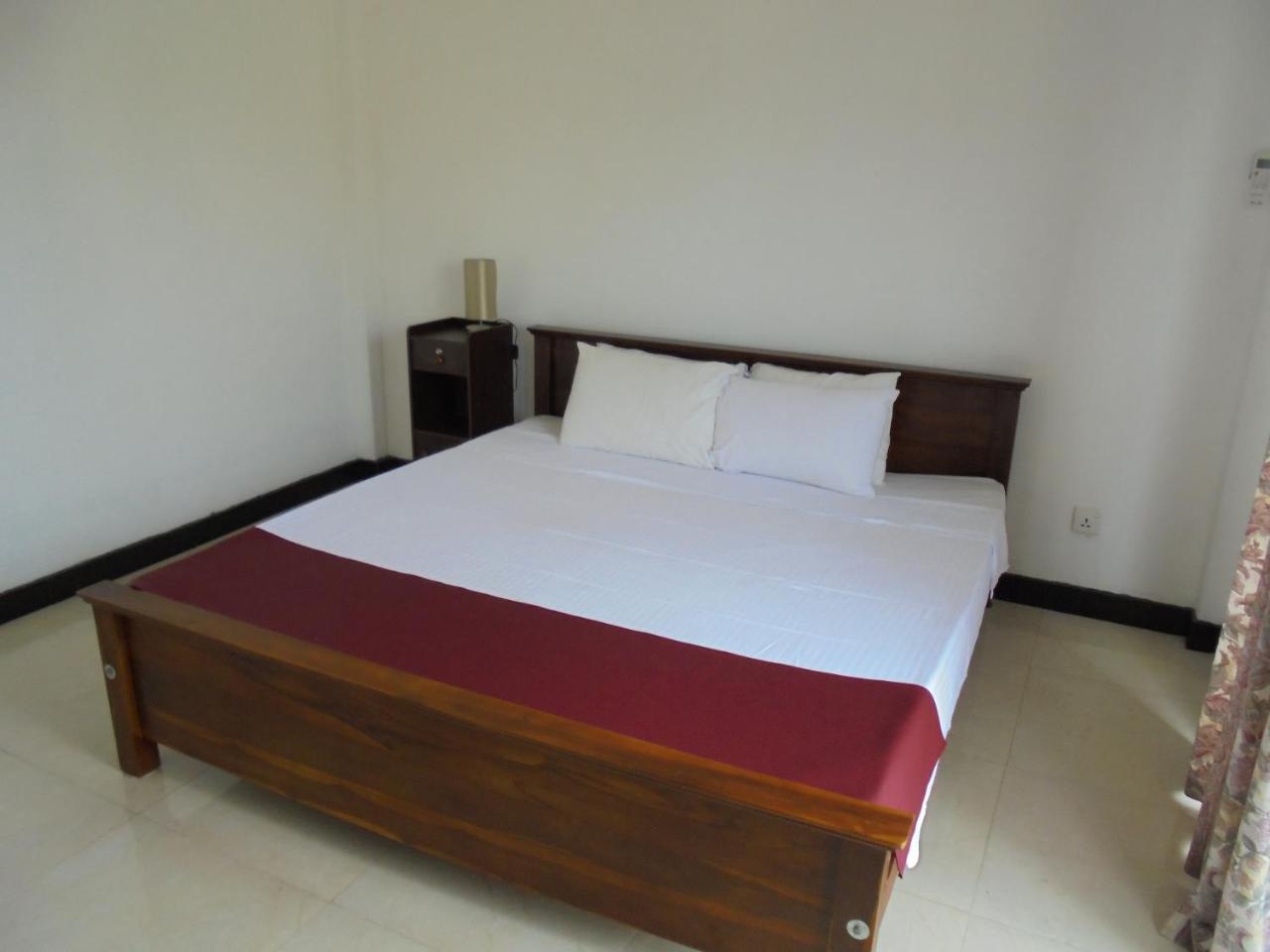 Jmf Hotel Negombo Exterior foto