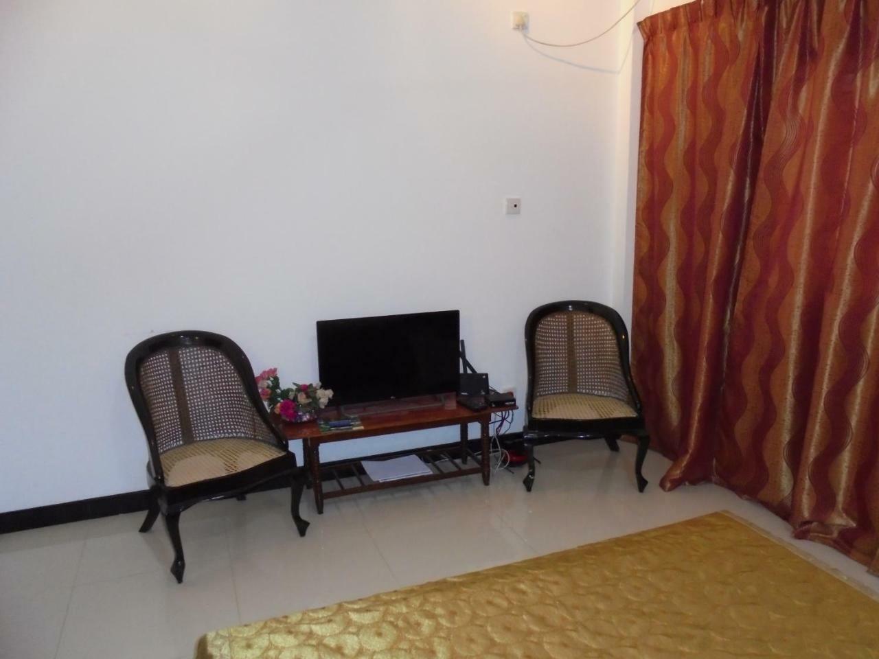 Jmf Hotel Negombo Exterior foto