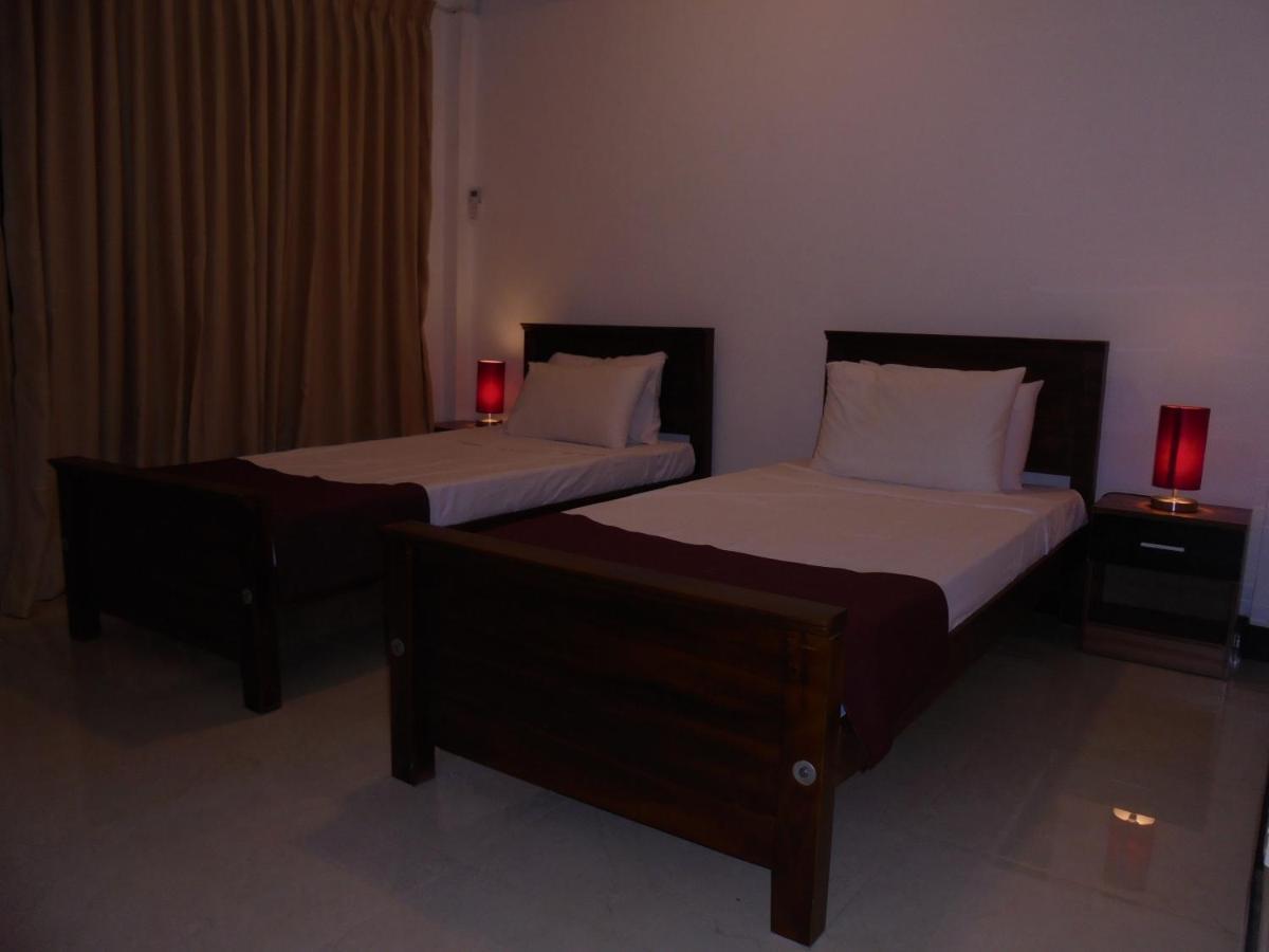 Jmf Hotel Negombo Exterior foto